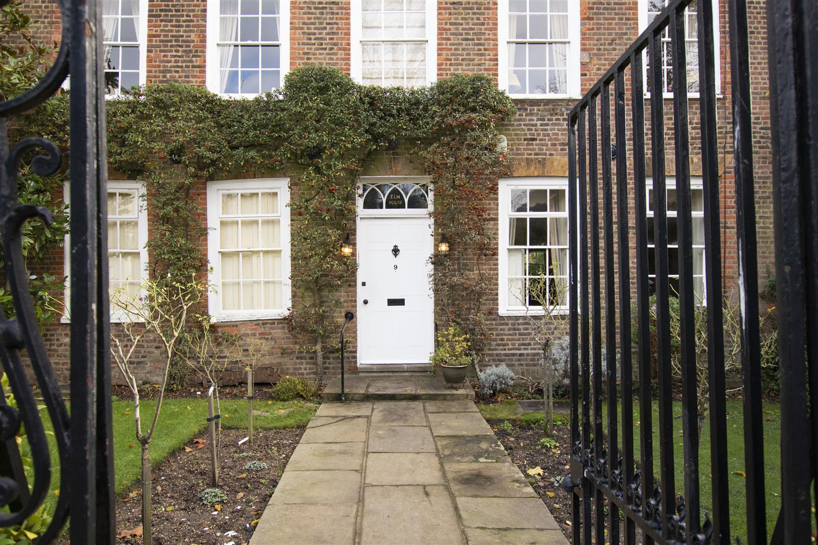 Gentlemans Row, Enfield Lanes Estate Agents